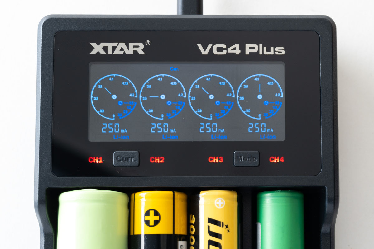 XTAR VC4 Plus バッテリーチャージャー レビュー | VAPE Circuit